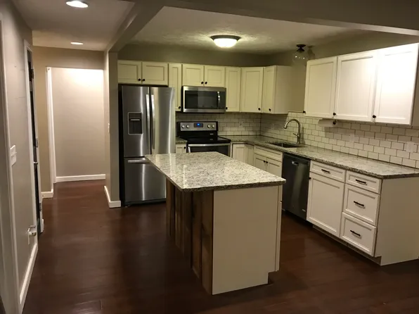 1177 Ted Dr APT 27, Gaylord, MI 49735