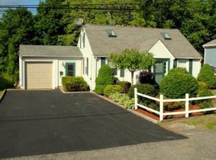 5 Burleigh Ave, Ipswich, MA 01938