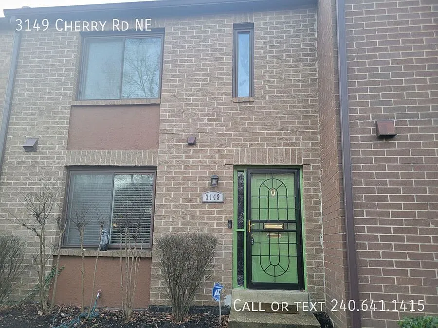 3149 Cherry Rd NE