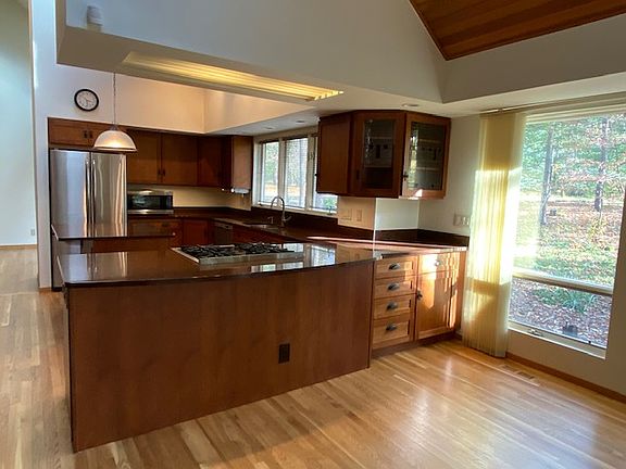 2nd image of 3710 Fox Hunt Dr