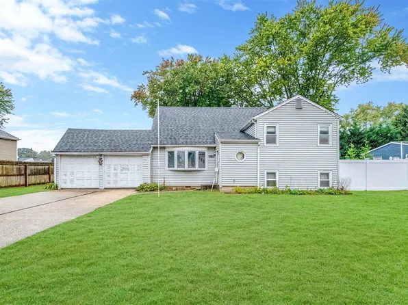 1430 Potter Boulevard, Bay Shore, NY 11706