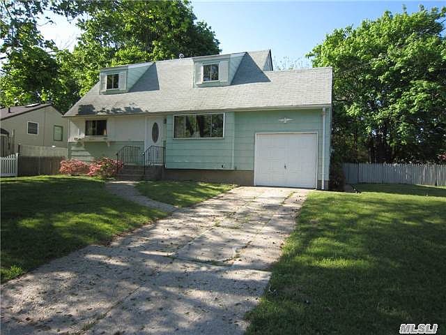 1st image of 17 Marlboro Dr