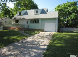17 Marlboro Dr, Port Jefferson Station, NY 11776