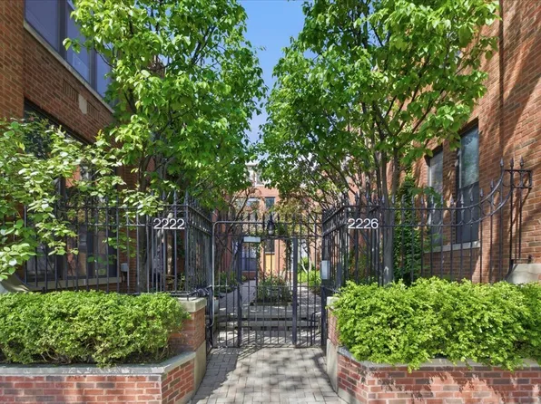 2226 N Racine Ave #15, Chicago, IL 60614