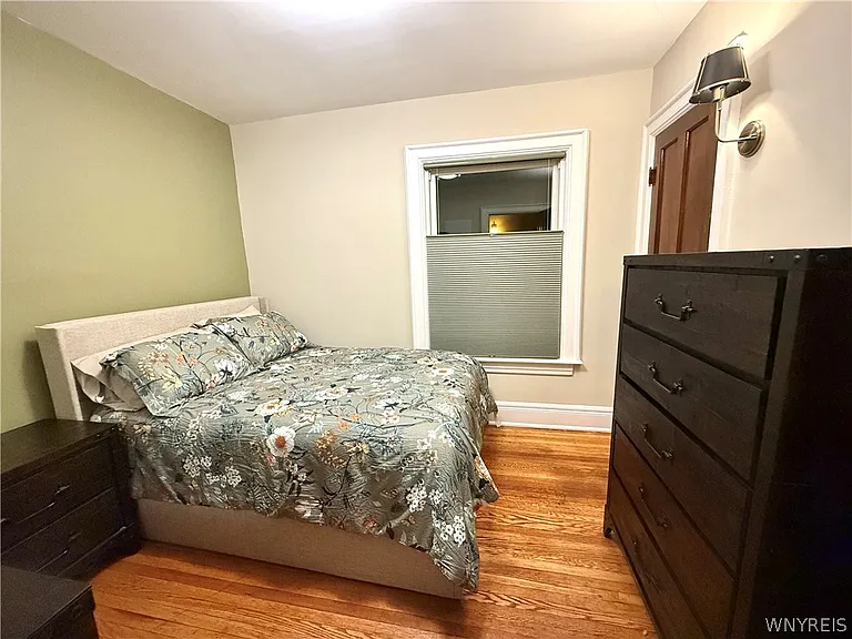 118 Ashland Ave — Photo 11