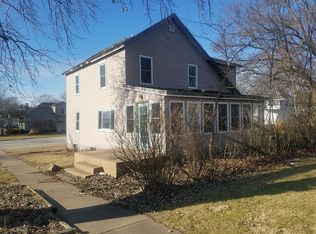 204 W Davison St, Roanoke, IL