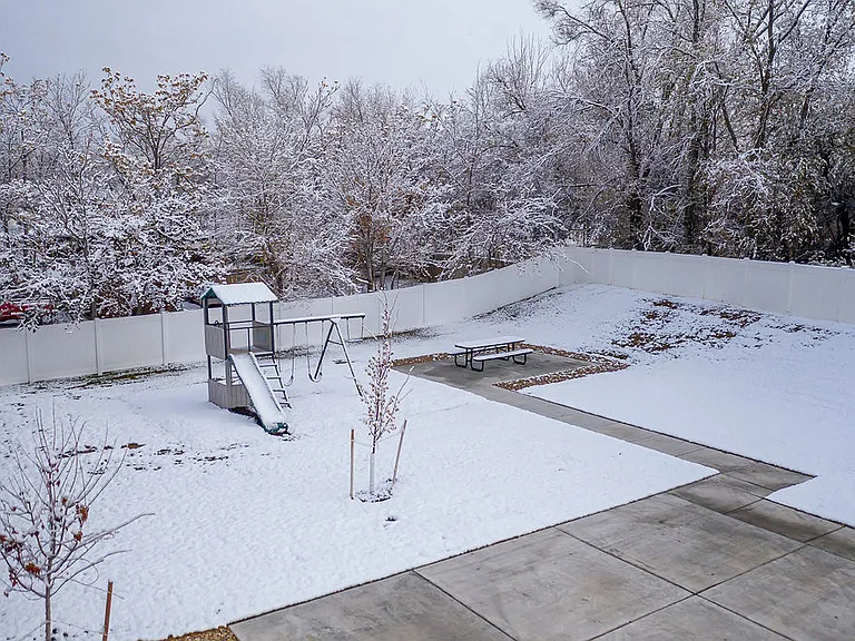 712 E Zekes Ct — Photo 26