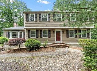 27 Oxbow Ln, Groton, MA 01450