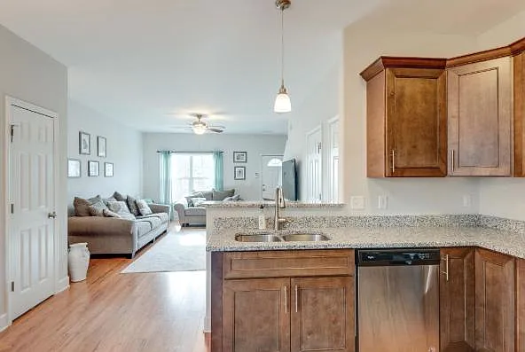 2043 Pinecrest Dr — Photo 7