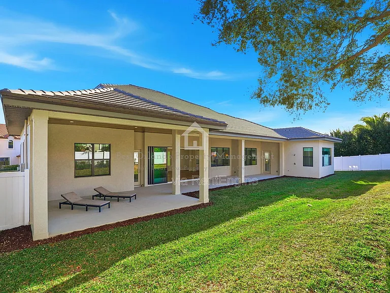 705 Largovista Dr — Photo 47