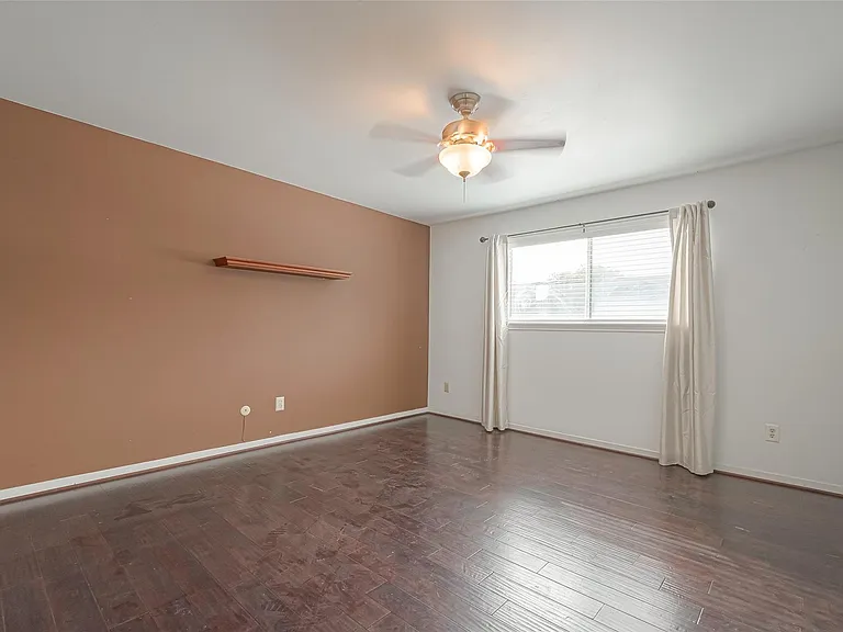 10217 Longmont Dr — Photo 20