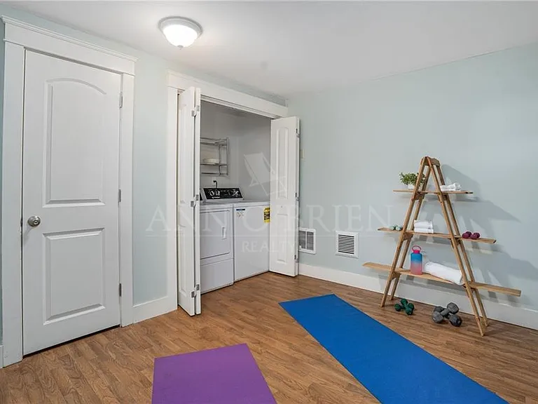 143 Summit Ave — Photo 21