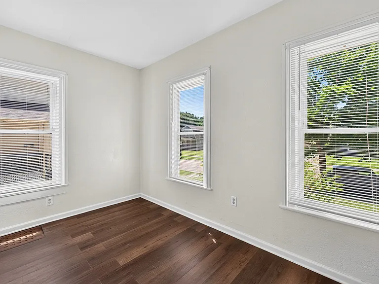 505 Brown St — Photo 14