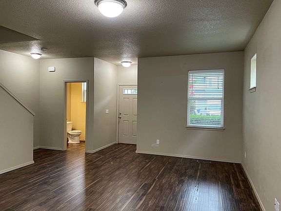 4th image of 2633 NE 87th Ave