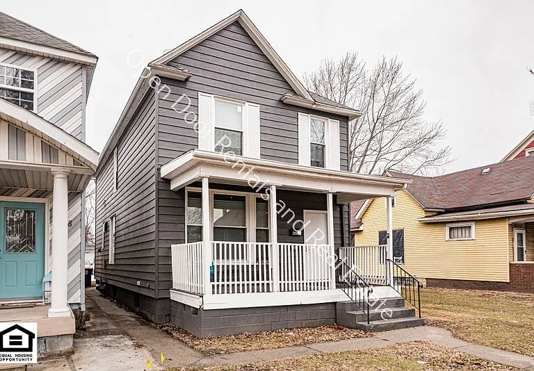 2516 S Lafayette St — Photo 2