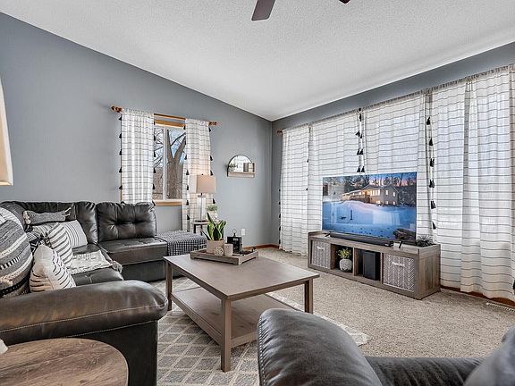 4th image of 106 South Ridge STREET