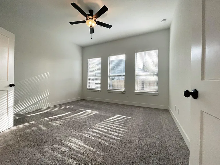 313 Rise Ln — Photo 9