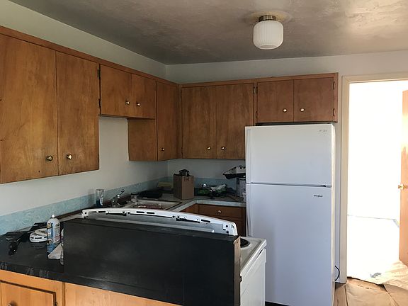 3rd image of 252 Douglas St #A