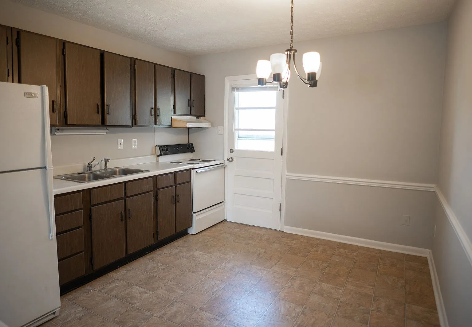 Berkshire Road Apts. — Photo 2