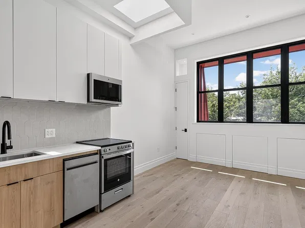 427 E 140th St #8, Bronx, NY 10454