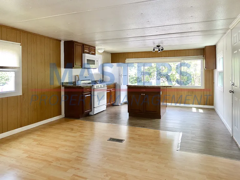 10635 Ford Rd — Photo 19