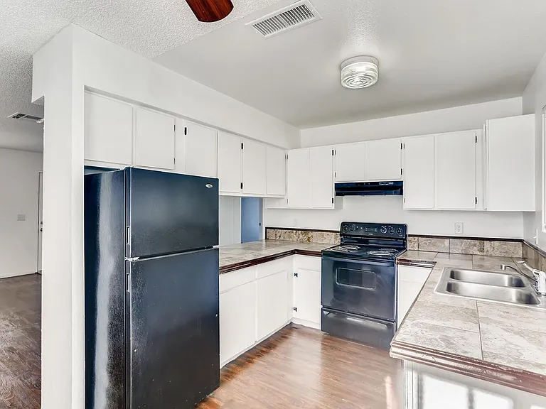 24 Rose Cir #A — Photo 6