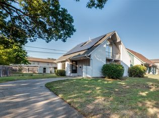 1401 Finley Rd, Irving, TX 75062