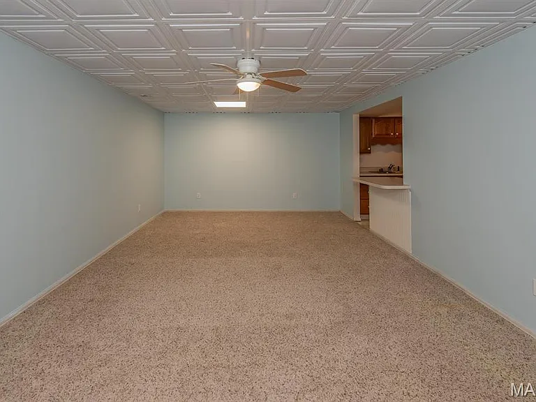 4 Barrington Dr — Photo 29