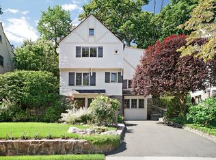 39 Valley Rd, Larchmont, NY 10538