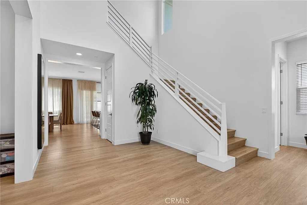 4 bed, 3.5 bath, 3630 sqft, $6,500 — Photo 4
