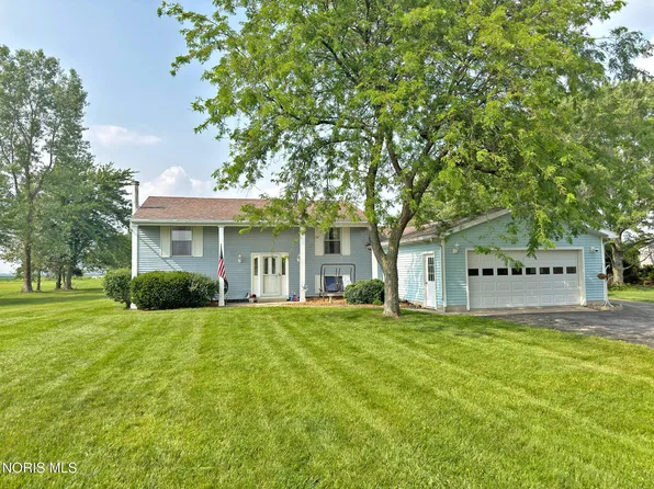 9204 Devils Hole Rd, Bowling Green, OH 43402