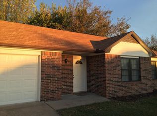 1480 N Plum Tree Dr, Fayetteville, AR 72704