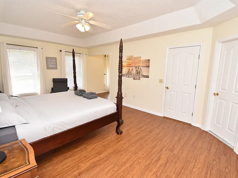 2570 Country Club Dr — Photo 33