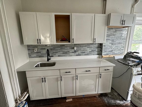 5th image of 113 N 5th Ave Floor 2