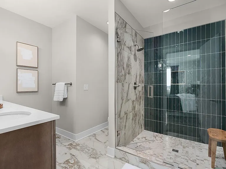 506 W Trinity Ln — Photo 21