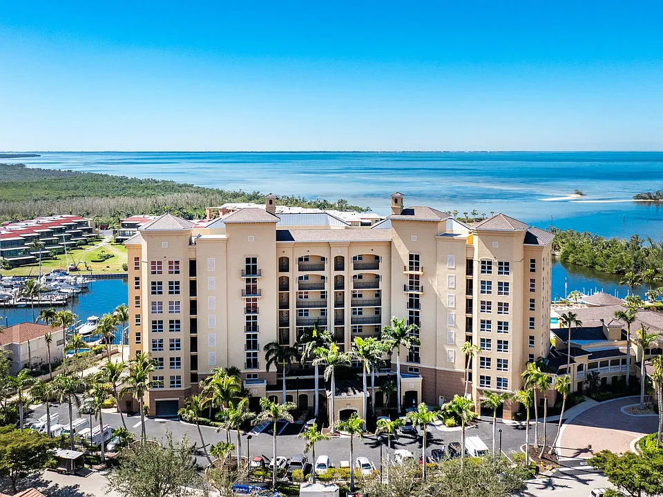 3313 Sunset Key Cir #701