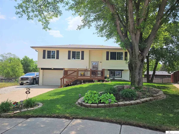 705 Spruce Cir, Ceresco, NE 68017