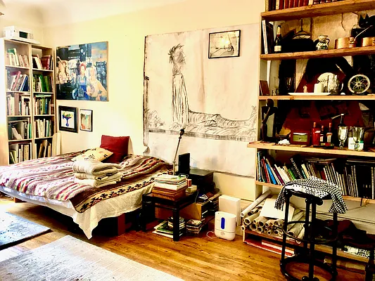 Rented by Batra Group Inc | media 6