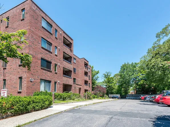51 John St APT 303, Brookline, MA 02446