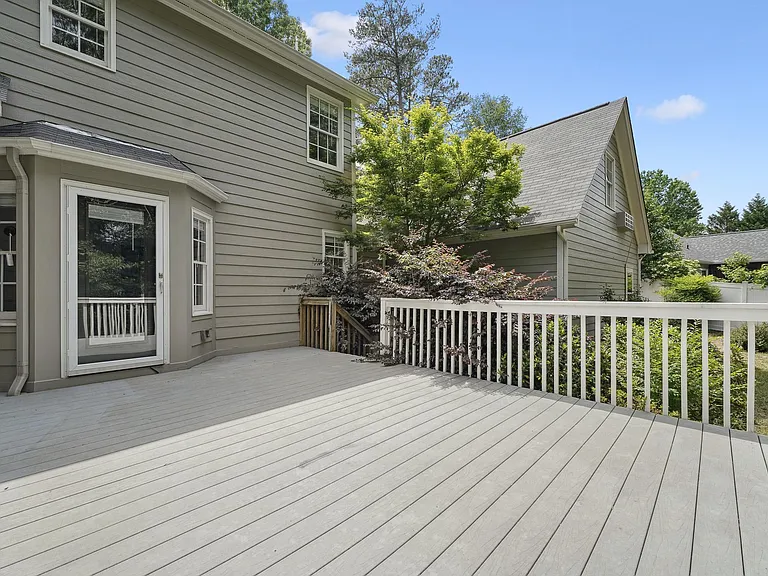 223 Wintergreen Dr — Photo 30