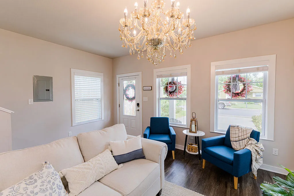 3 bed, 1216 sqft, $3,000 — Photo 2