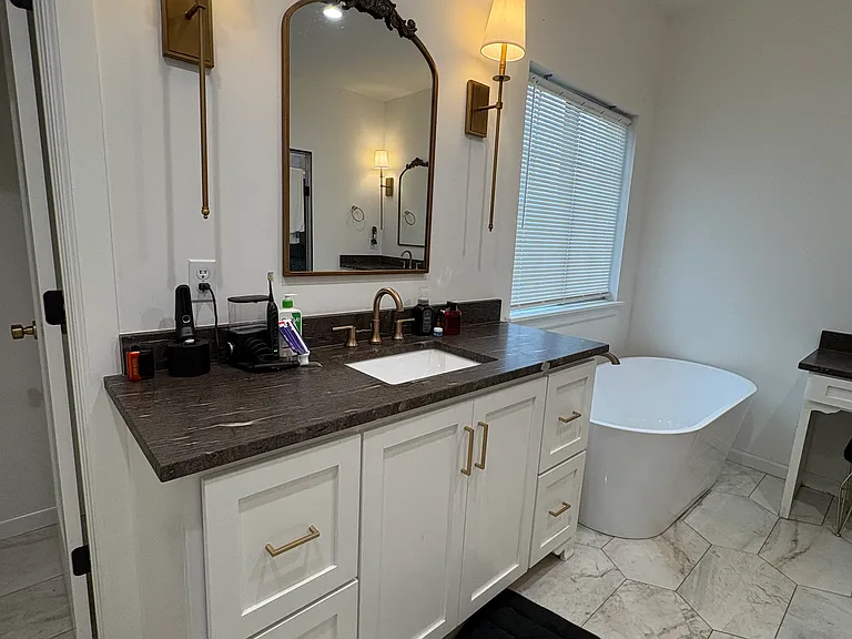 2105 W Easton St — Photo 8