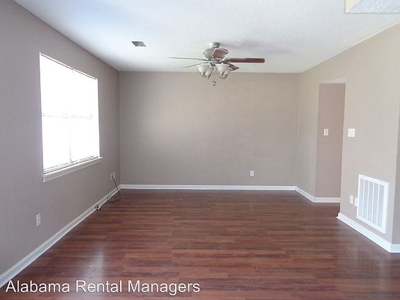2nd image of 2418 Hampstead Dr