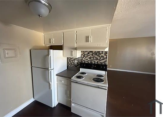 4th image of 2619 Sherwood St #15