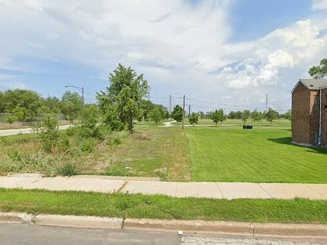 2nd image of 8903 S Mackinaw Ave