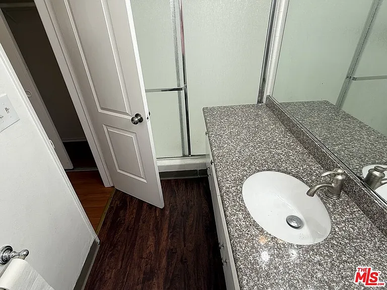 18444 Collins St #4 — Photo 11