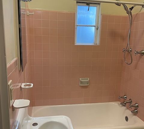 Master bath with tub.