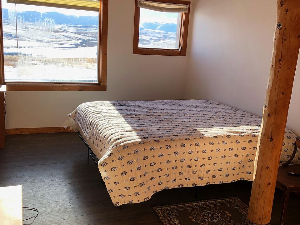 King-sizes bed.