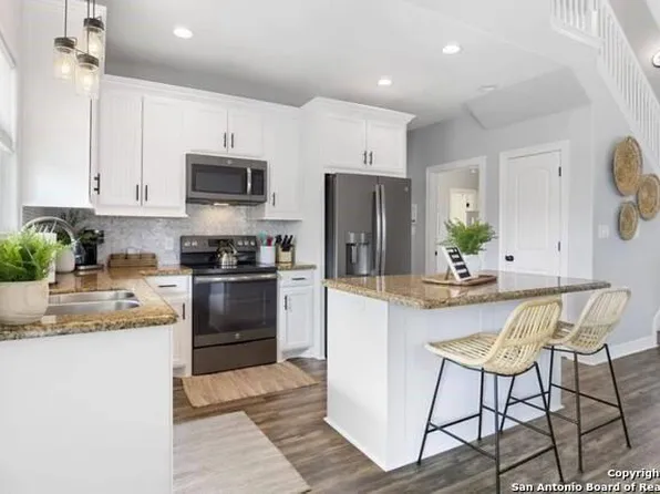 972 Surf Rd, Crystal Beach, TX 77650