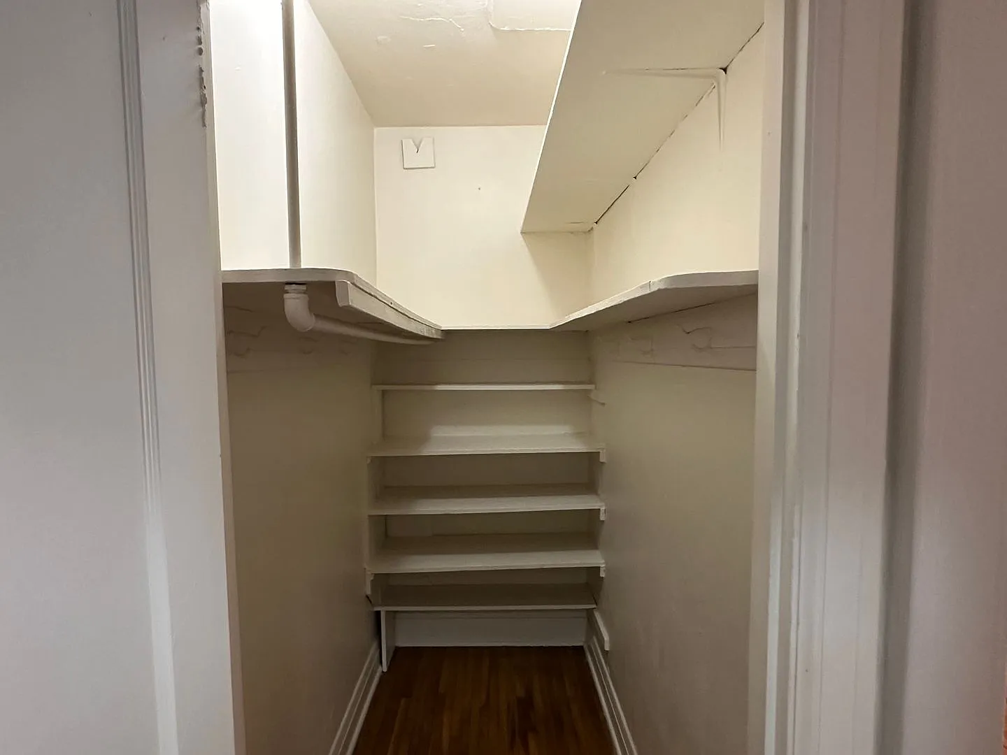 Wellesley Annex — Photo 4